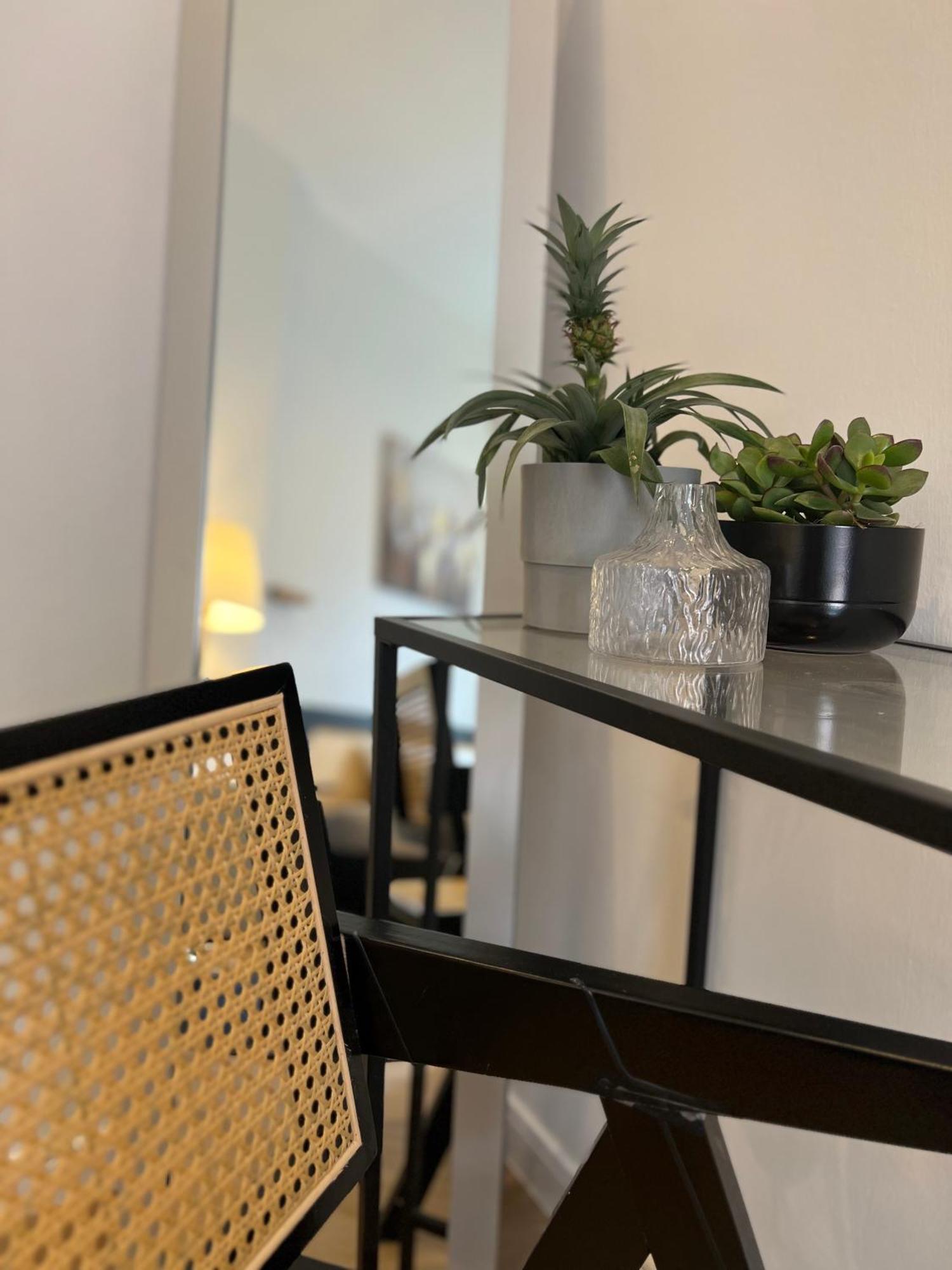 Modern Stay I Cosy & Central Apartments โคเบลนซ์ ภายนอก รูปภาพ