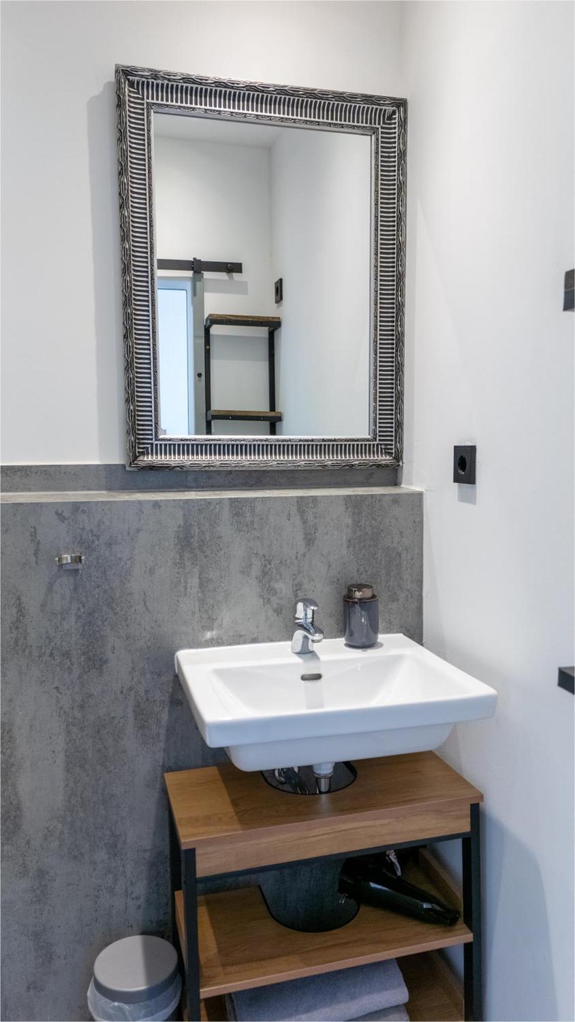 Modern Stay I Cosy & Central Apartments โคเบลนซ์ ภายนอก รูปภาพ