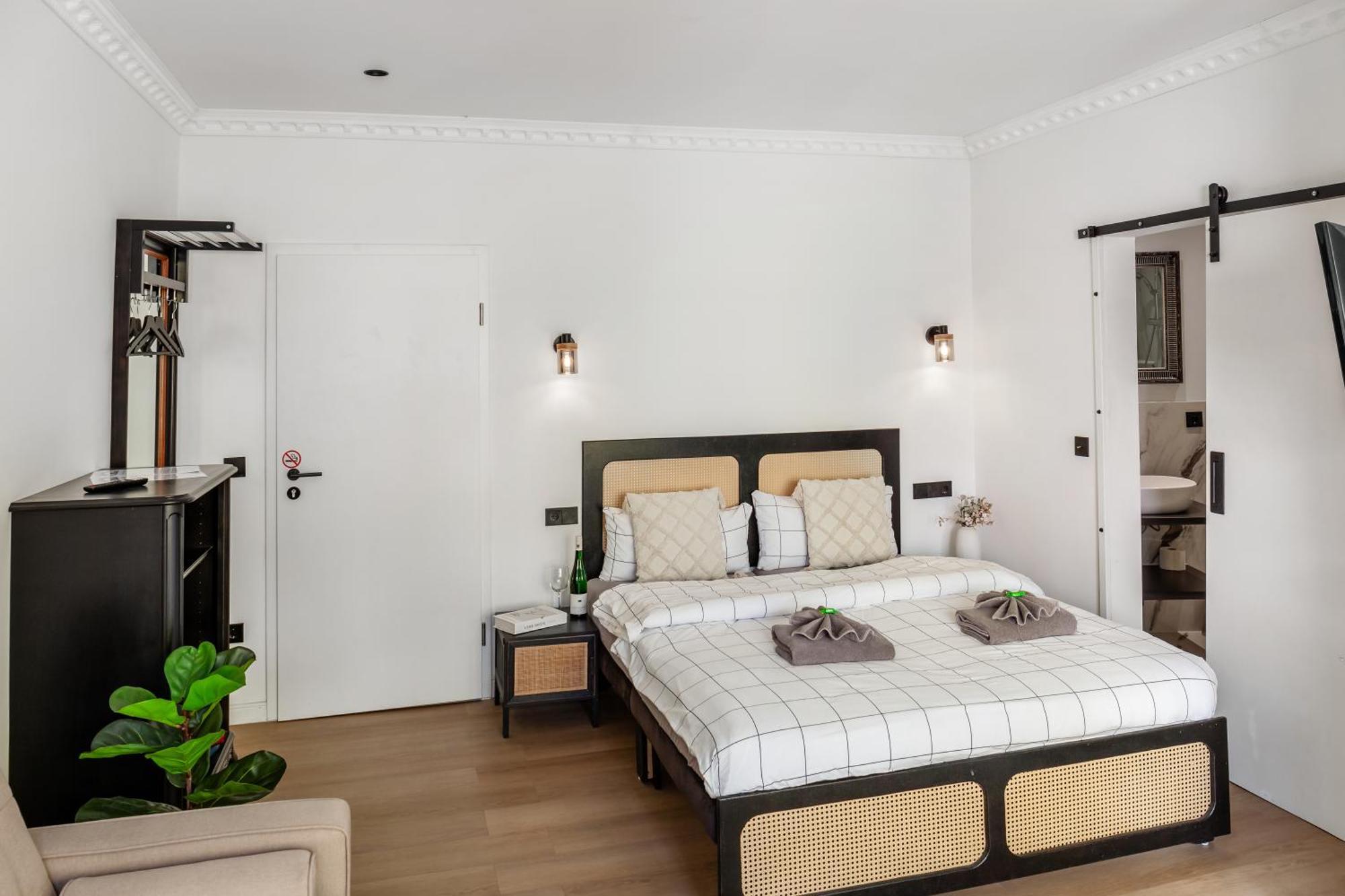 Modern Stay I Cosy & Central Apartments โคเบลนซ์ ภายนอก รูปภาพ